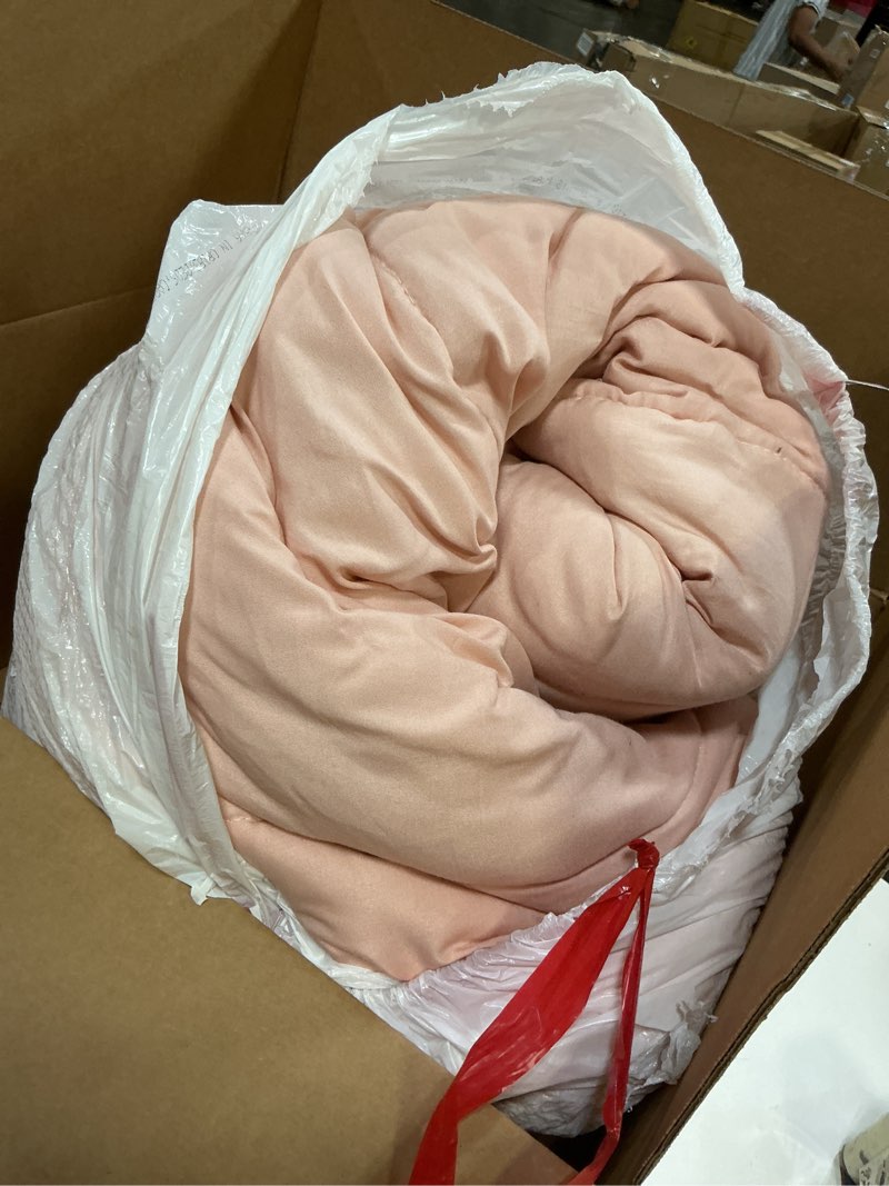 Condition photo showing As Is for Exclusivo Mezcla Lightweight Summer Reversible King Size Comforter Set, Down Alternative Comforter with 2 Pillow Sham, King Size Bedding Set for All Seasons, Blush Pink/Light Grey Blush Pink/Light Grey King