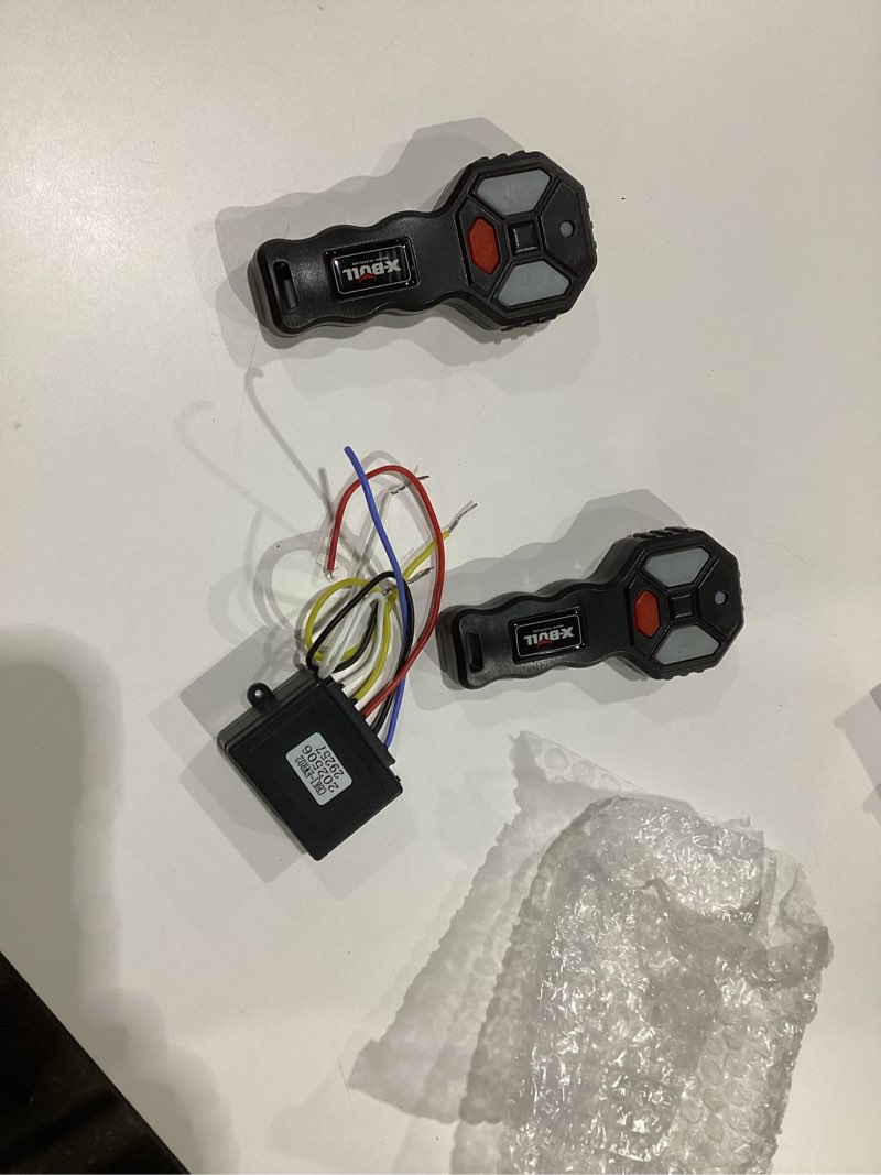 Condition photo showing As Is for X-BULL New Wireless Winch 2 Remote Control Kit Handset Switch Car ATV SUV 12V