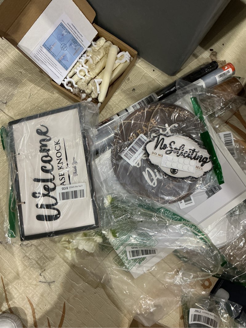 Condition photo showing Good Condition for assorted accessories for home decoration