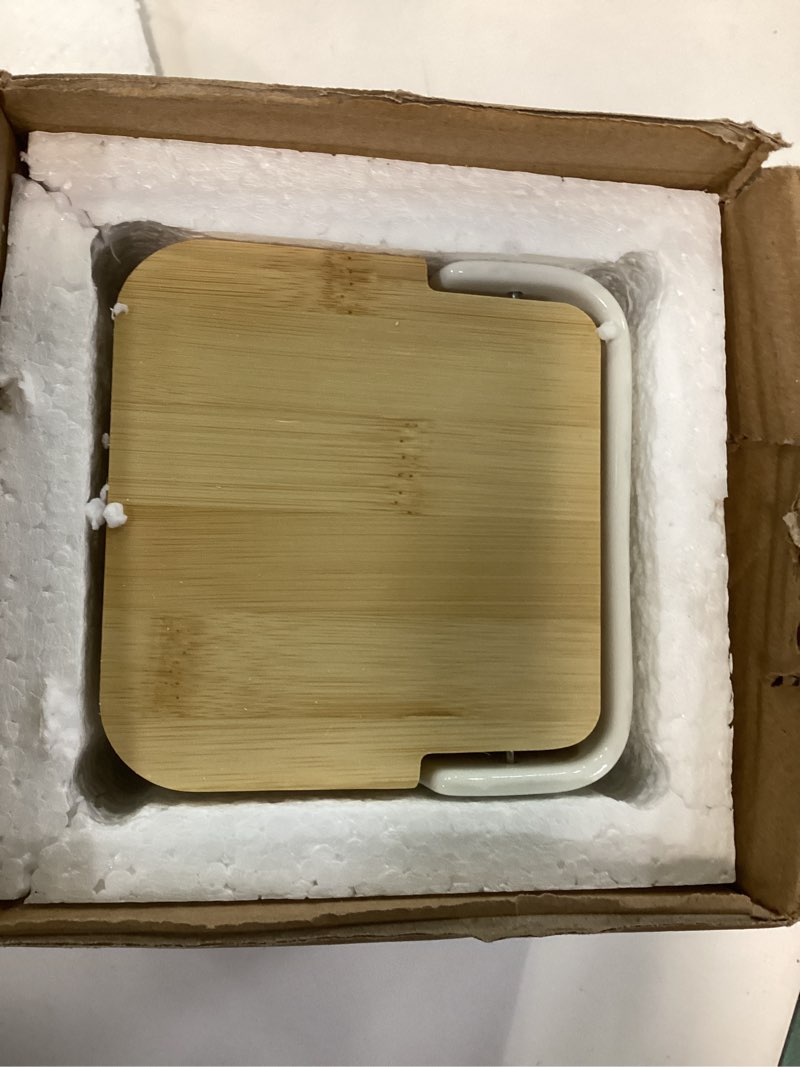 Condition photo showing Good Condition for ONTUBE Garlic Keeper with Lid, Ceramic Garlic Holder Storage, Garlic Container for Kitchen, Garlic Saver to Keep Your Garlic Cloves Fresh Longer 4.7-Inch, White