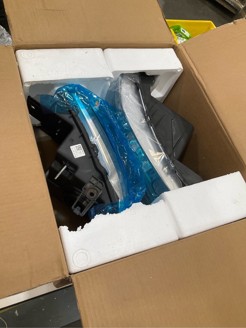 Condition photo showing Good Condition for dwvo headlight assembly compatible with 2004-2008 ford f150 pickup 06-08 lincoln mark lt passenger and driver side chrome housing clear reflector clear lens a chrome housing clear reflector clear lens oe replacement
