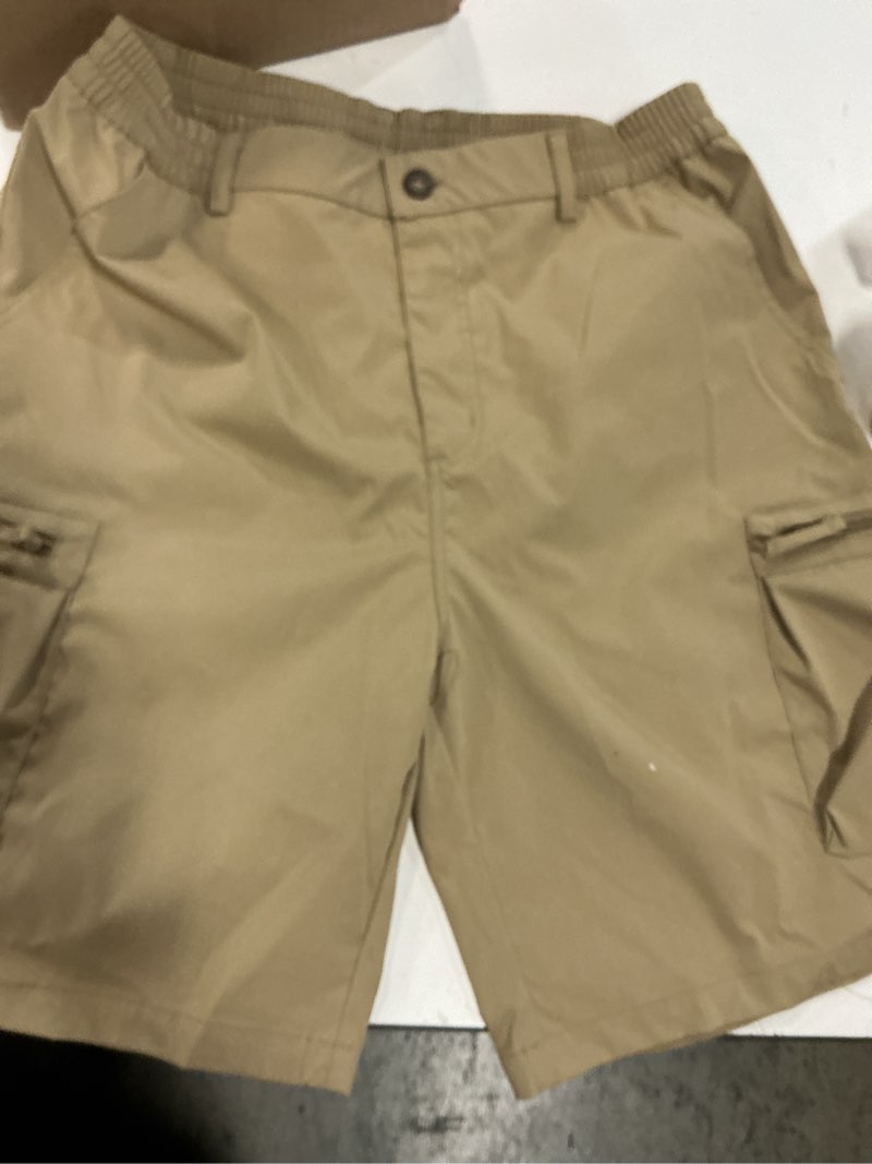 Condition photo showing Good Condition for (ilustrative image )cargo shorts size l