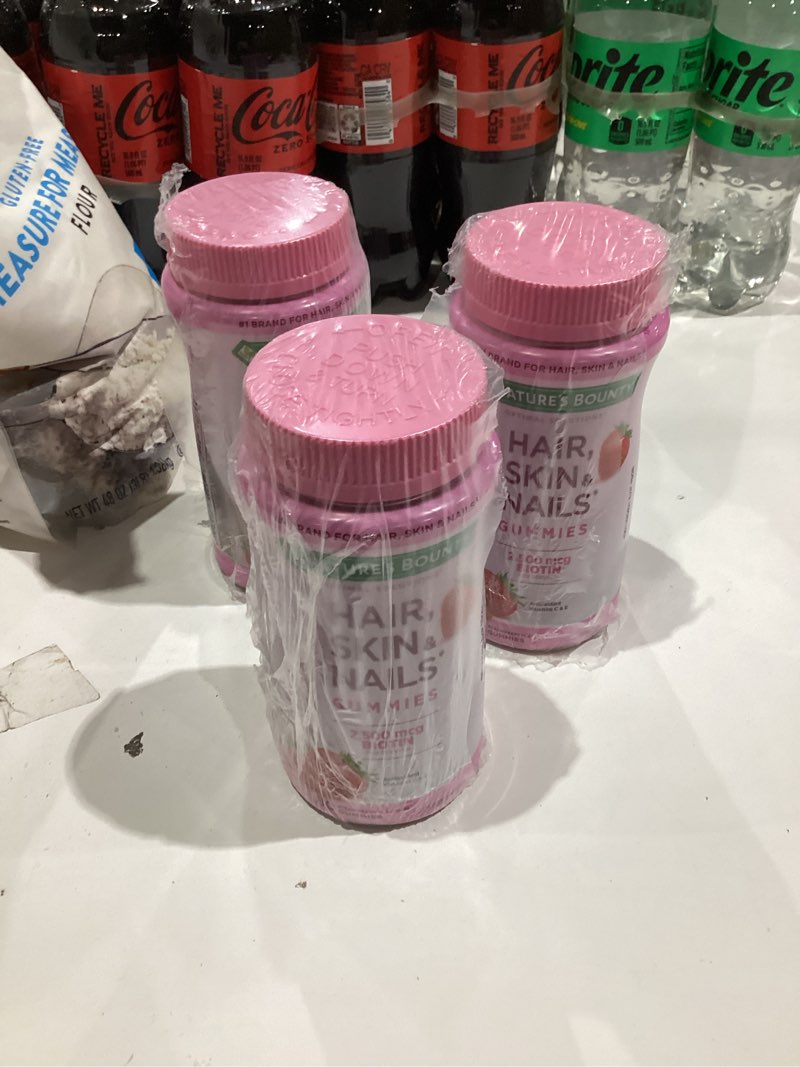 Condition photo showing New/Like New for Nature's Bounty Optimal Solutions Hair, Skin & Nails Vitamin Gummies with Biotin, 2500 mcg, Strawberry, 80 Count
