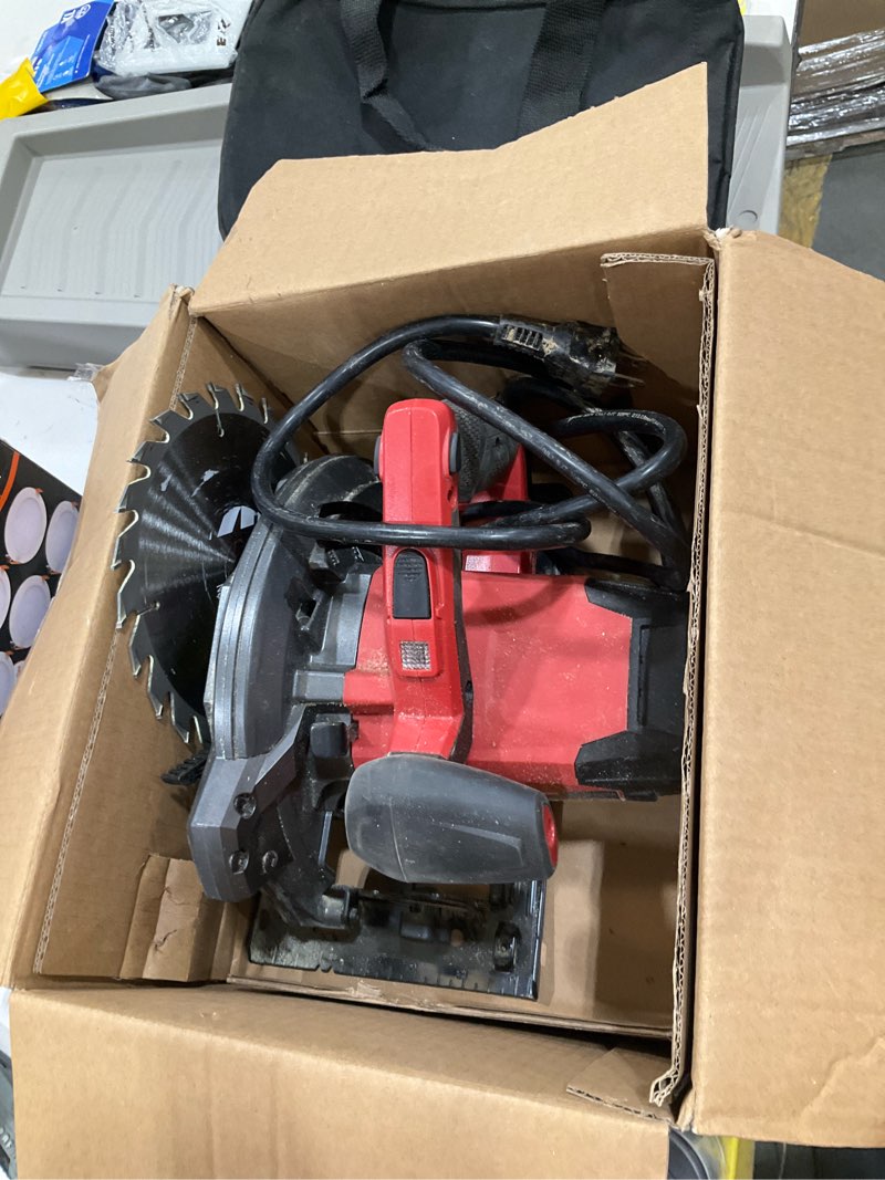 Condition photo showing Good Condition for skil 15 amps 7-1/4 in. corded brushed circular saw
