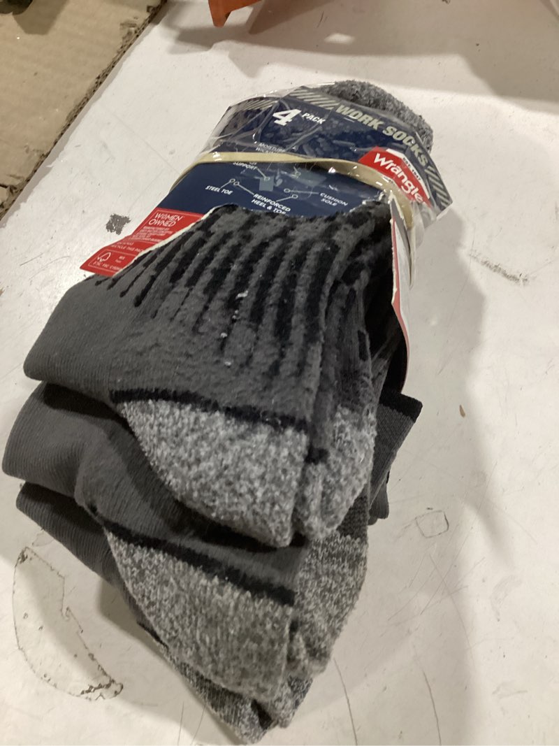 Condition photo showing Good Condition for similar Wrangler mens Workwear Socks 4 Pair Pack Large Grey