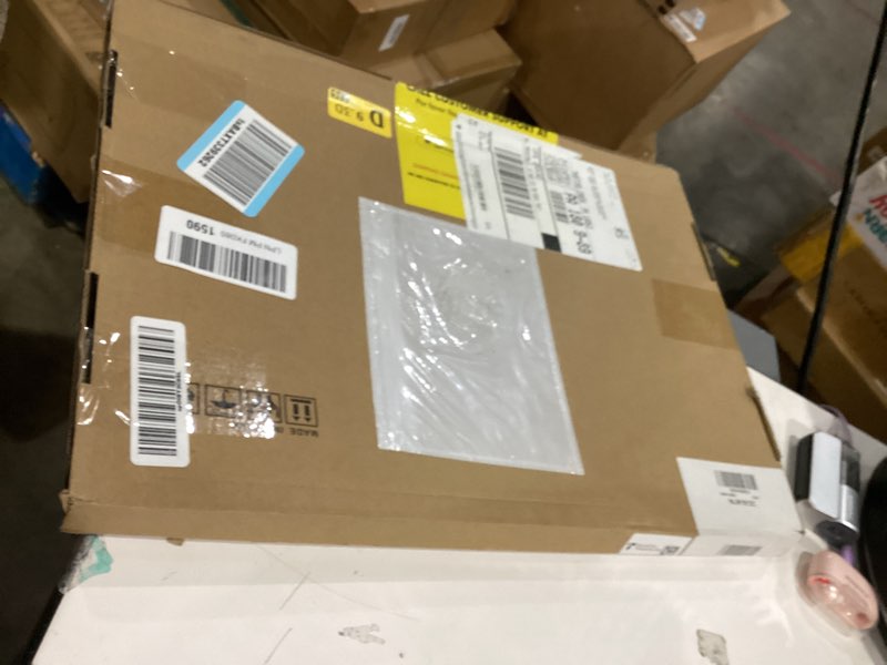 Condition photo showing New/Like New for Serene Valley Sink Grid 18" X 12-1/2", Centered Drain with Corner Radius 1-1/2", NLW1812C