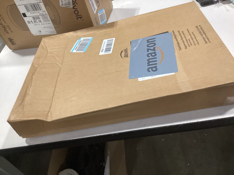 Condition photo showing New/Like New for bemis 1500ec 390 lift-off wood elongated toilet seat, cotton white (pack of 1)