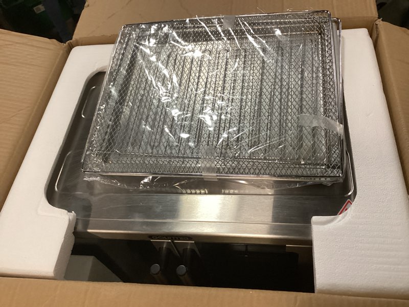 Condition photo showing Good Condition for gourmia 9-slice digital air fryer oven with 14 one-touch cooking functions and auto french doors