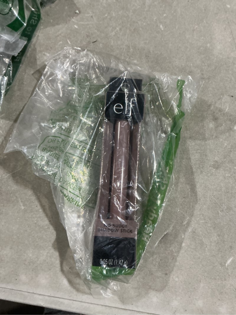 Condition photo showing Good Condition for e.l.f. no budge shadow stick, longwear, smudge-proof eyeshadow, twist-up design & built-in sharpener, vegan & cruelty-free, magnetic pull