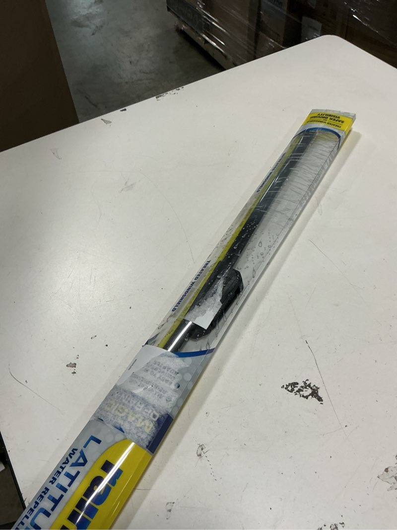 Condition photo showing Good Condition for Rain-X 5079281-2 Latitude 2-In-1 Wiper Blades, 26 Inch Windshield Wipers (Pack Of 1), Automotive Replacement Windshield Wiper Blades With Patented Rain-X Water Repellency Formula 26" Latitude
