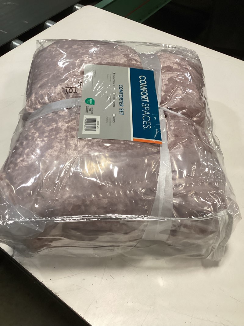 Condition photo showing Good Condition for Comfort Spaces Juliette Luxe Comforter Set Velvet Lush with Soft Brushed Microfiber Reverse, All Season Cozy Velvet Bedding Sets, Fluffy Comforter Bed Set, Matching Sham, Blush Twin/Twin XL 2 Piece Blush Comforter Twin/Twin XL