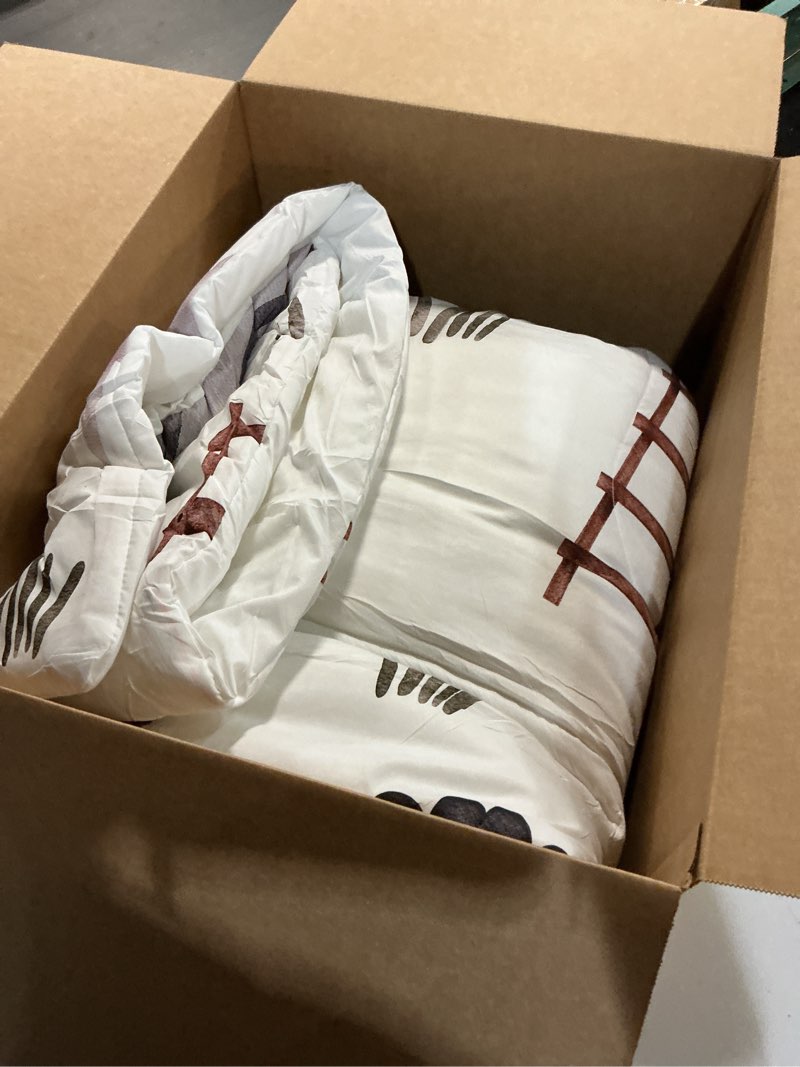 Condition photo showing Good Condition for Comforter Set Twin Size, Farm Animal Cow 5 Pcs Bedding for Kids and Adults, Autumn Cute Tractor Bed Sheet Sets with Fitted Sheet Pillowcase & Sham for Bedroom Bed Decor Twin Happy Farm