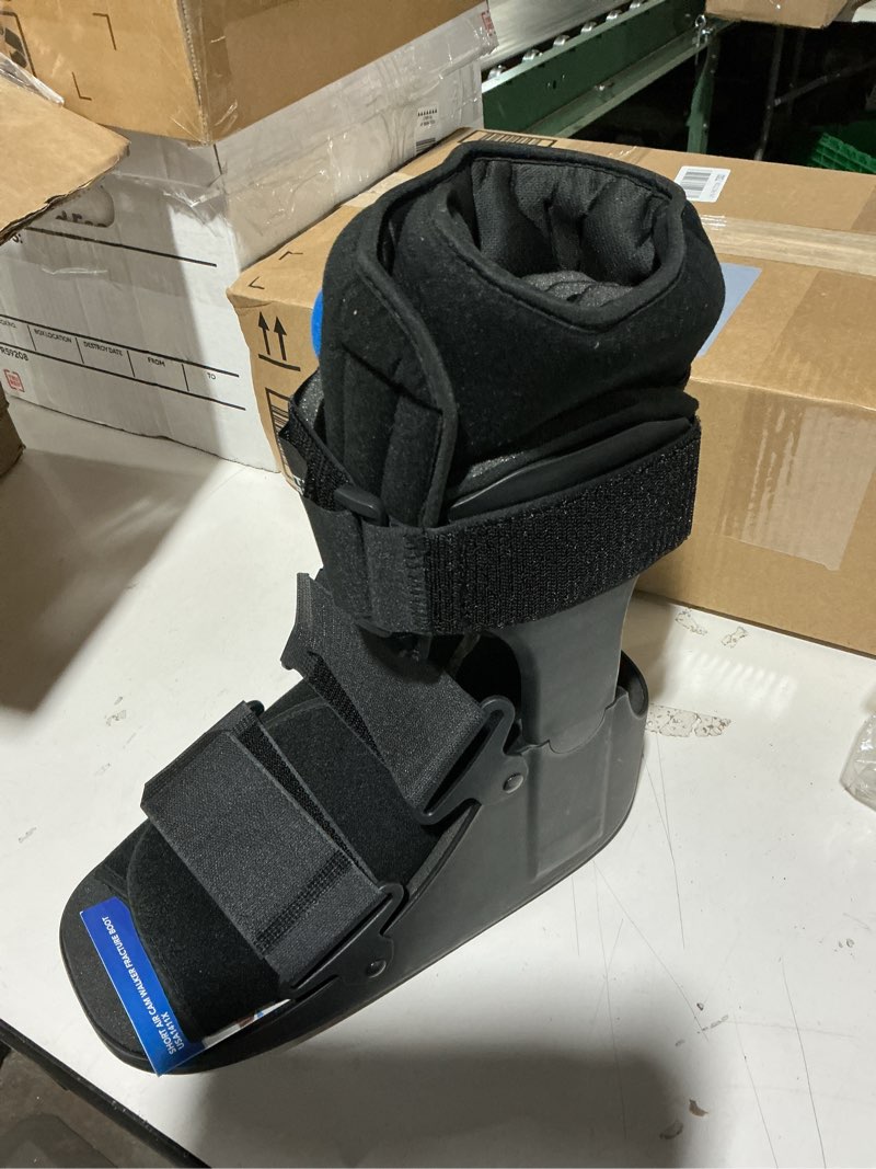 Condition photo showing Good Condition for United Ortho USA14115 Short Air Cam Walker Fracture Boot, Medium, Black Black Medium Boot