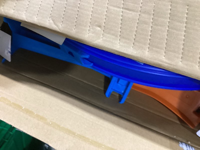 Condition photo showing Good Condition for hot wheels track set with 1:64 scale toy car, 4 intersections for crashing, powered by a motorized booster, criss-cross crash track (amazon exclusive) | playset with 1:64 scale toy car &4 intersections for crashing, powered by a motorized booster (amazon exclusive) criss cross crash