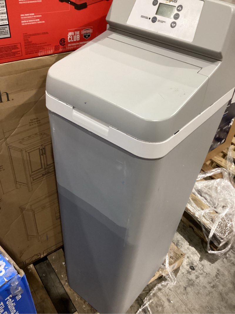 Condition photo showing Good Condition for  whirlpool 44000 -grain water softener for hard water and iron reduction item #416876 | model #whes44