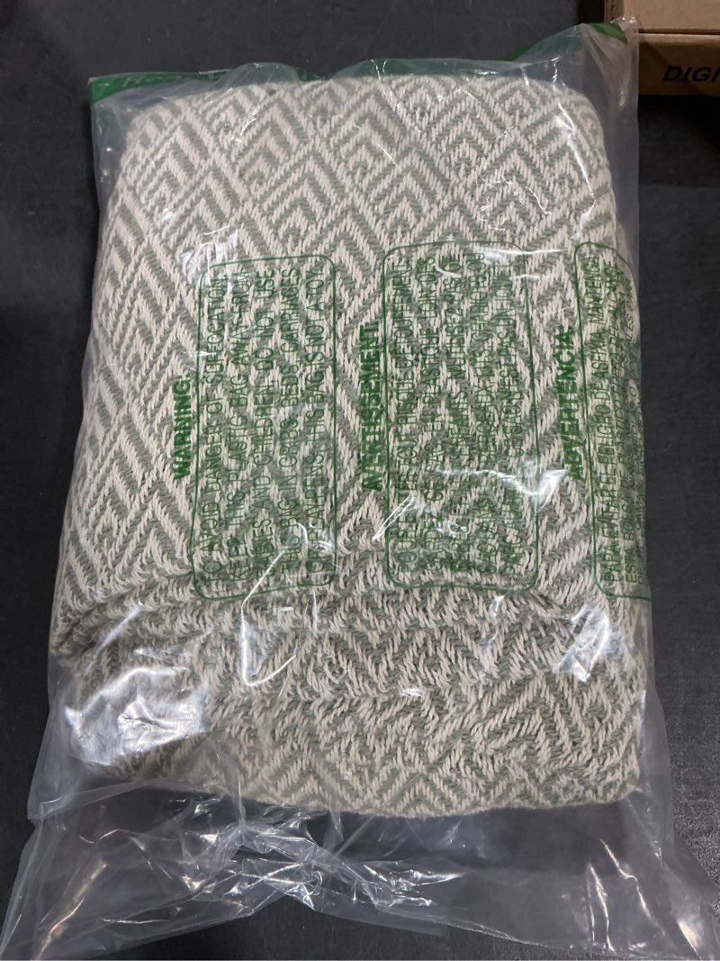 Condition photo showing New/Like New for DII Diamond Throw Collection Cotton Woven, 50x60, Artichoke Artichoke 50x60"