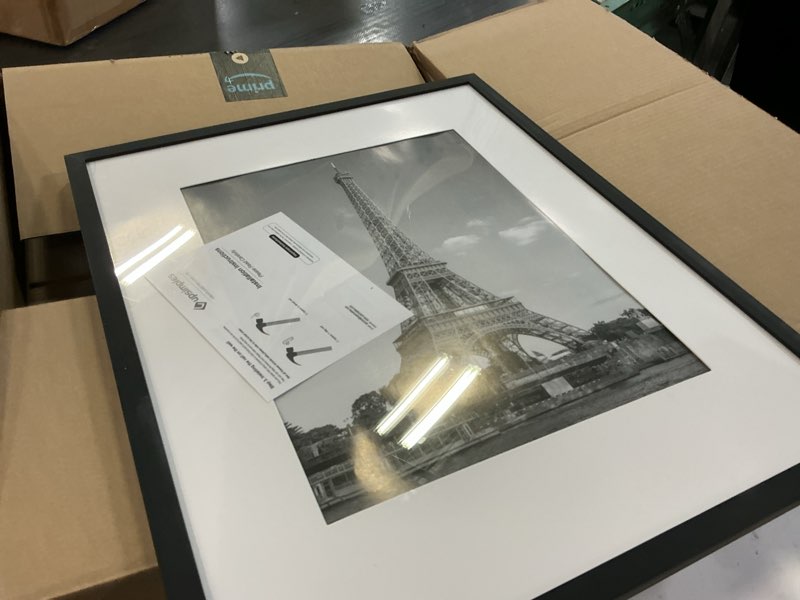 Condition photo showing Good Condition for picture frame wall mount document certificate frame