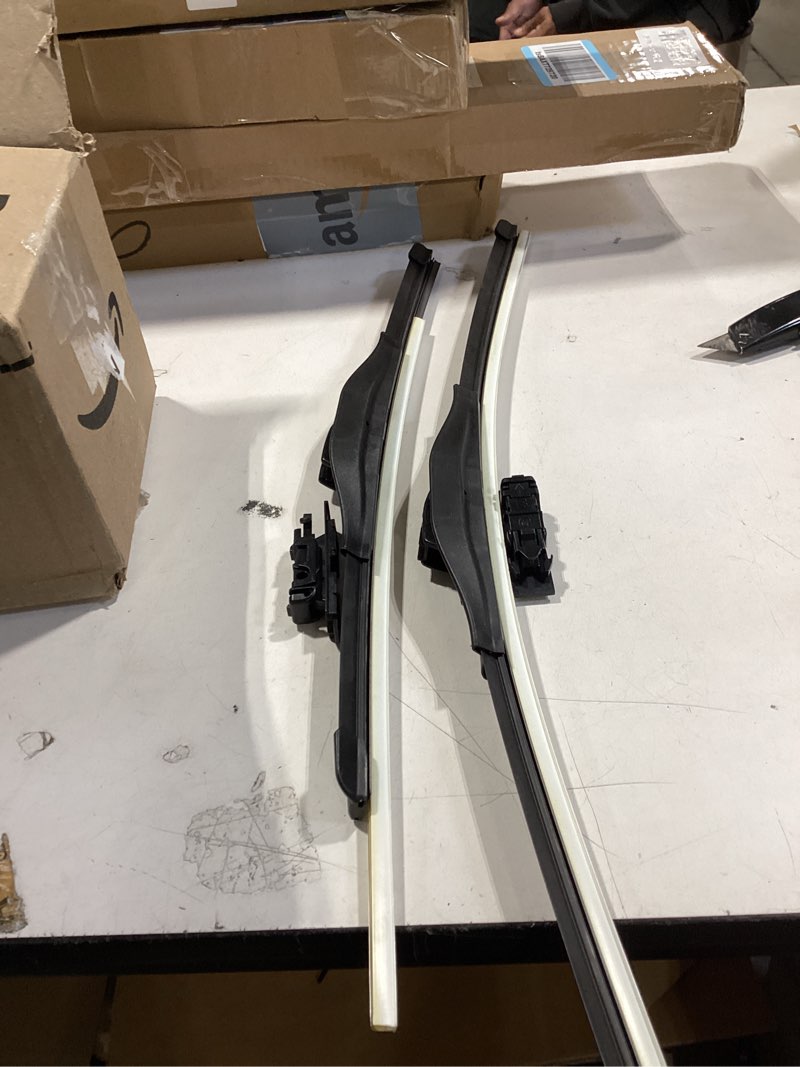 Condition photo showing Good Condition for TRICO Diamond 24" + 17" Super Premium Automotive Replacement Windshield Wiper Blades (Set of 2), Passenger and Driver Side All-Weather Beam Wiper Blades for Select Vehicle Models (Item #25-2417) 24" + 17" Pair Pack Ultimate