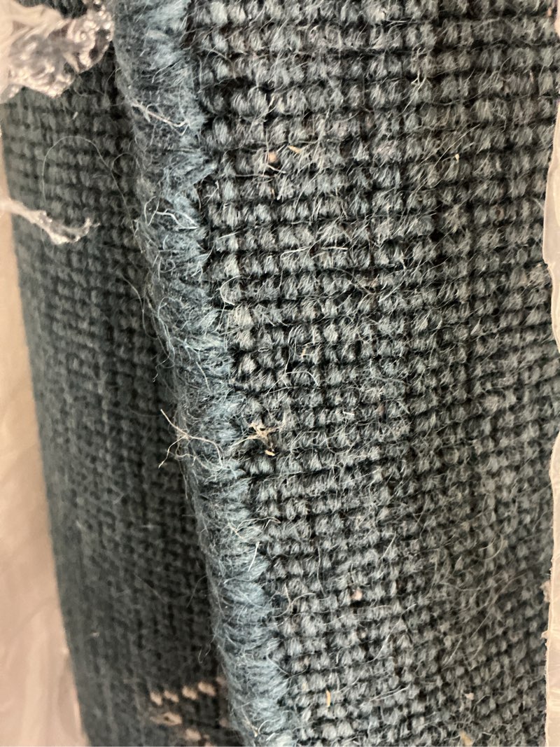 Navy blie area rug 4’