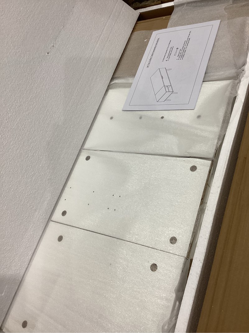 Condition photo showing Good Condition for (similar)lift top coffee table 