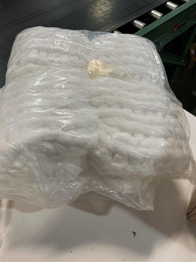 Condition photo showing New/Like New for soft chunky knit throw blanket for couch, cozy warm knitted blankets | hand knit with jumbo chenille, lightweight warm fluffy decor for women, mom, her & girls, sofa, chair, bed, 40\"×60\" (white)