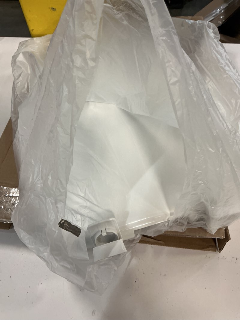 Condition photo showing Good Condition for Bemis 7300SLEC Slow Close Toilet Seat, Easy Clean Hinges and Durable Plastic Seat, Made in USA, Elongated, White