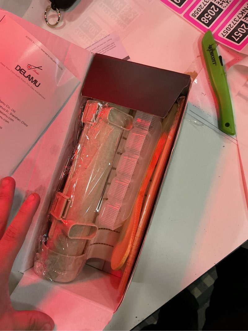 Condition photo showing New/Like New for delamu sushi making kit, 20 in 1 bazooka roller kit with chef’s knife, bamboo mats, rice mold, temaki sushi mats, rice paddle, spreader, chopsticks, sauce dishes, guide book 20in1 sushi kit