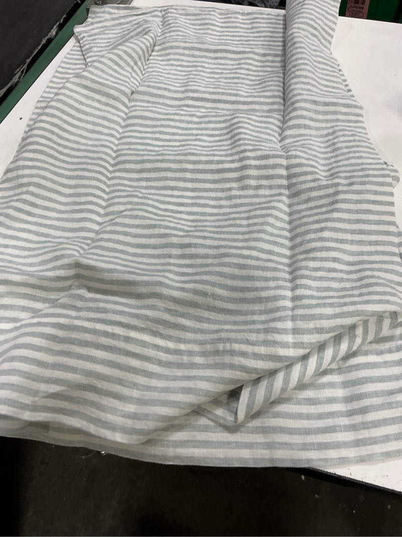 Condition photo showing Good Condition for quince 100% linen standard pillowcase 20 in x 30 in