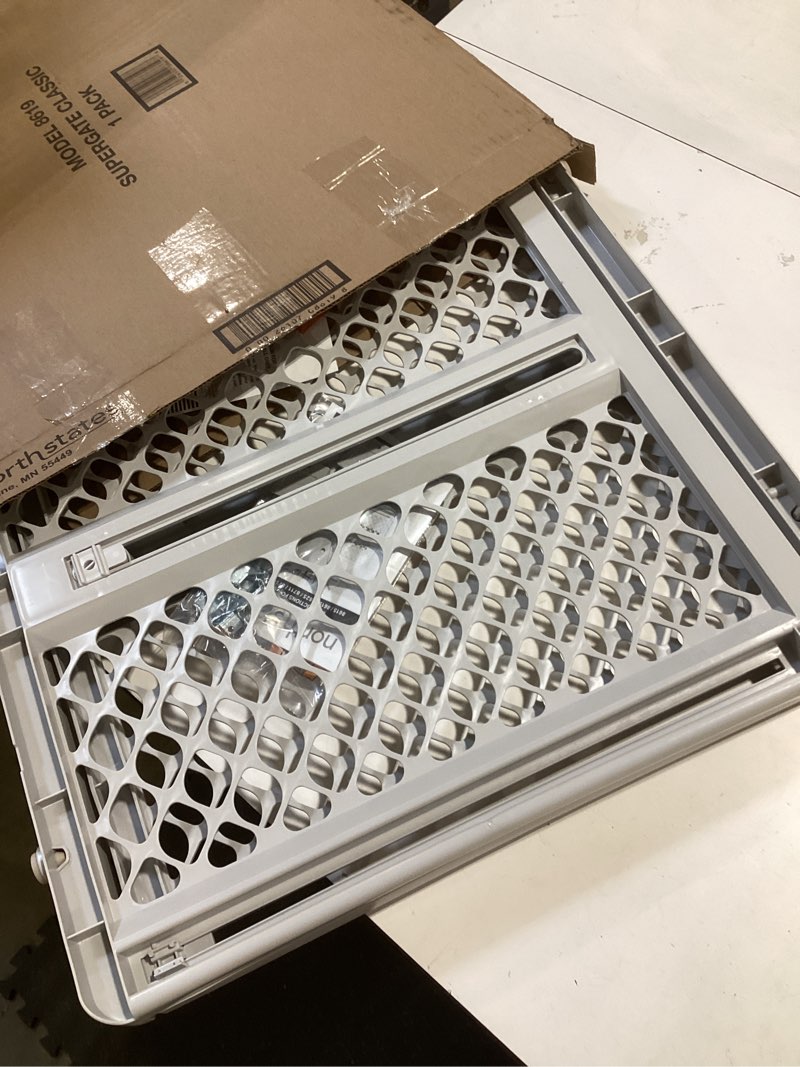 Condition photo showing Good Condition for north states 5-way pet gate, model# 8619