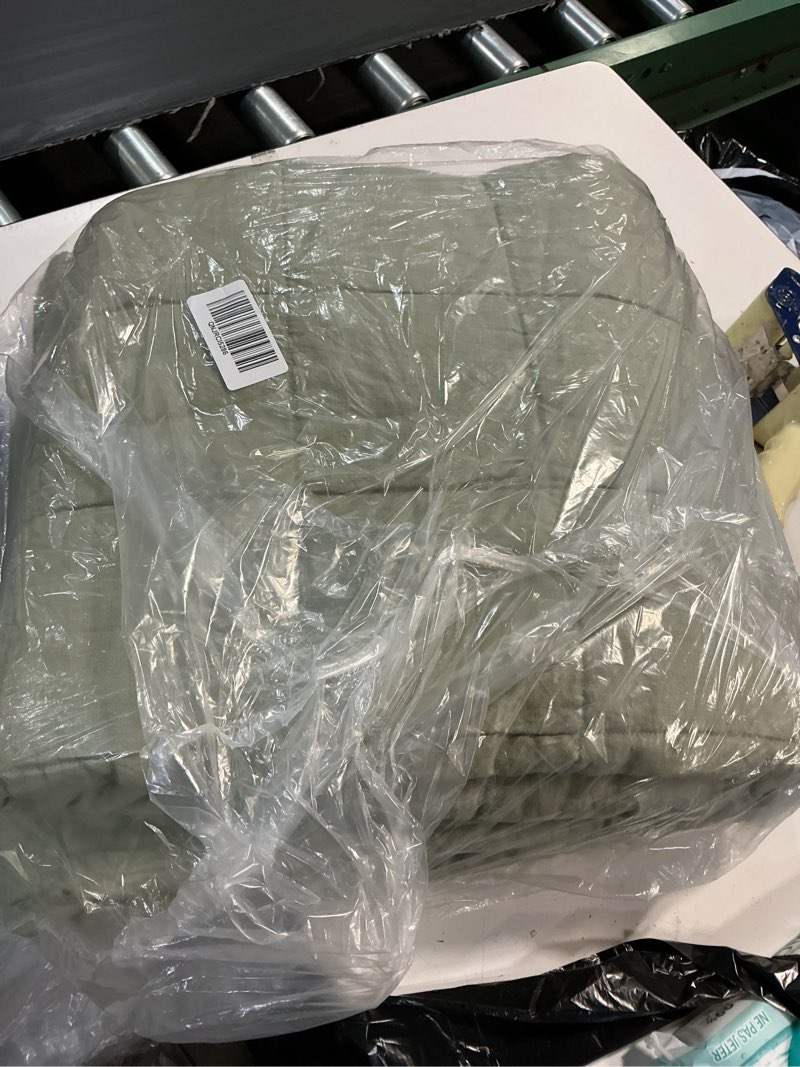 Condition photo showing Good Condition for quince european linen box quilt in willowleaf queen