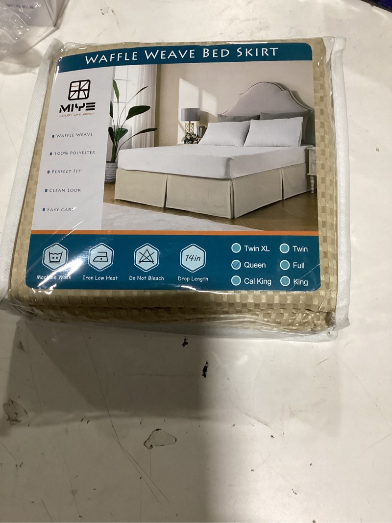 Condition photo showing New/Like New for miye pleated waffle weave bed skirt, tailored dust ruffle 14 inch drop easy fit, machine washable,no split corners (beige, queen - 14" drop) beige queen - 14" drop