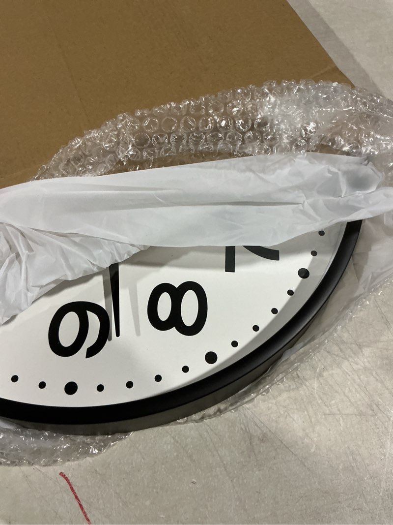 Condition photo showing Good Condition for Wall Clock 16 Inch Silent Non-Ticking Modern Clock Battery Operated Classic Simple Minimalist Analog Decorative for Kitchen, Living Room,Office, Bedroom, Bathroom (Black)