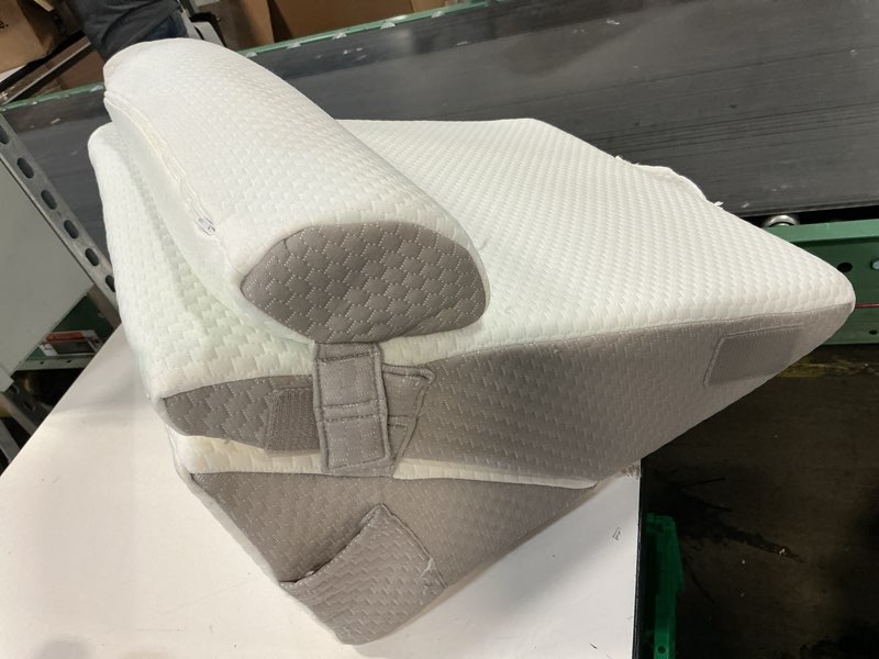 Condition photo showing Good Condition for 3PCS Wedge Pillow Set for After Surgery, Wedge Pillow for Acid Reflux Relief, Bed Wedge Pillow With Adjustable 9&12inch for Headboard,Sleeping, Orthopedic Memory Foam for Neck&Back Support, White/Grey Adjustable Wedge+1 Pillow White/Grey