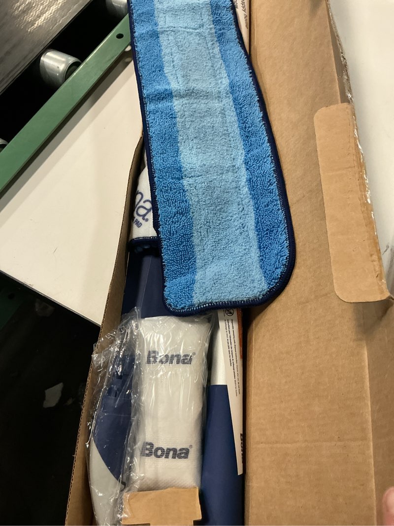 Condition photo showing Good Condition for Bona Premium Sweep & Clean Mop for Multi-Surface floors Sweep, Clean, Polish