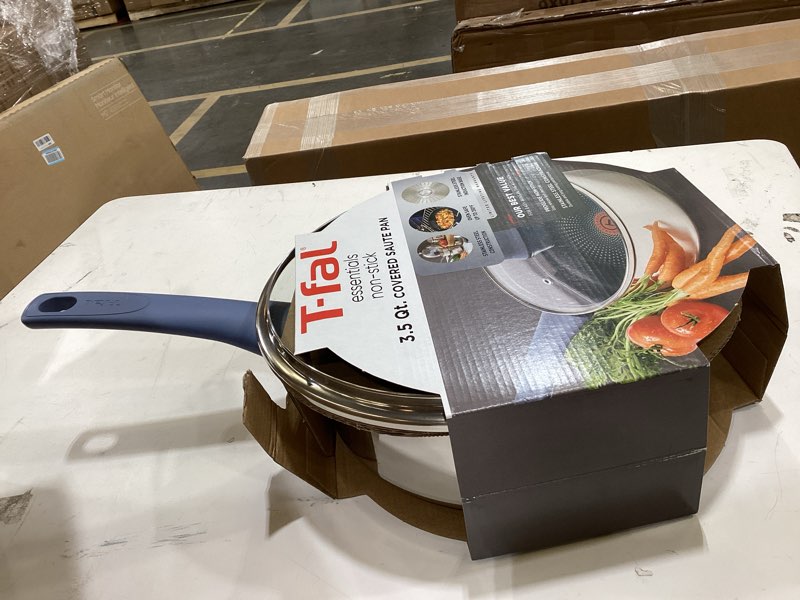 Condition photo showing Good Condition for T-fal Non stick, 3.5 Quart Saute Pan