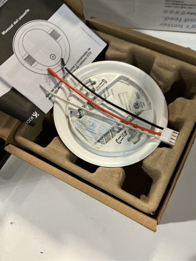 Condition photo showing Good Condition for kidde hardwired smoke & carbon monoxide detector, 10-year battery backup, voice alerts, interconnectable led warning light indicators 1 pack