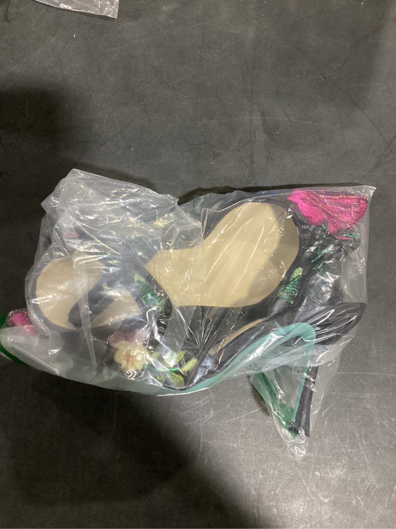 Condition photo showing Good Condition for Betsey Johnson Womens Clark 9.5 Black Flower Multi