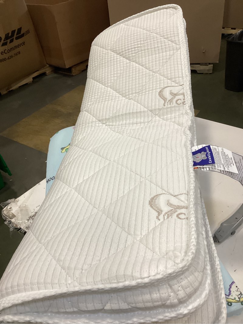 Condition photo showing New/Like New for Ceekilybear mattress