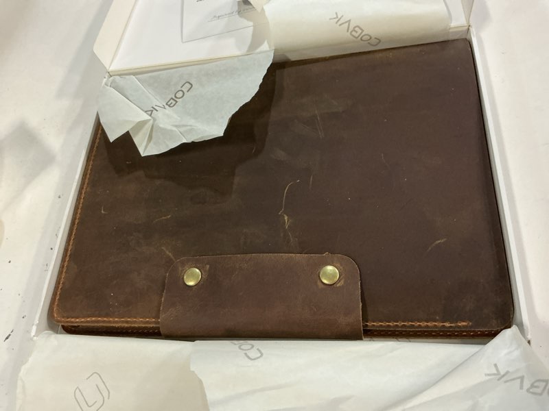 Condition photo showing Good Condition for cobak premium pu leather case for 11.8" remarkable paper pro (2024) | slim magnetic back cover with auto sleep and wake, folder design, magnetic pen holder strap a genuine leather 11.8" remarkable paper pro?2024?