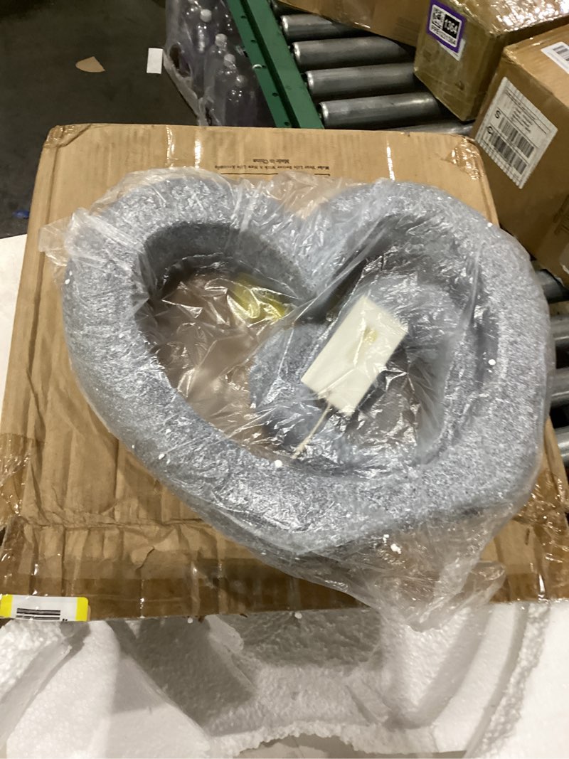 Condition photo showing New/Like New for haucoze heart decor figurine love gifts statue modern arts sculpture polyresin 13.8inch