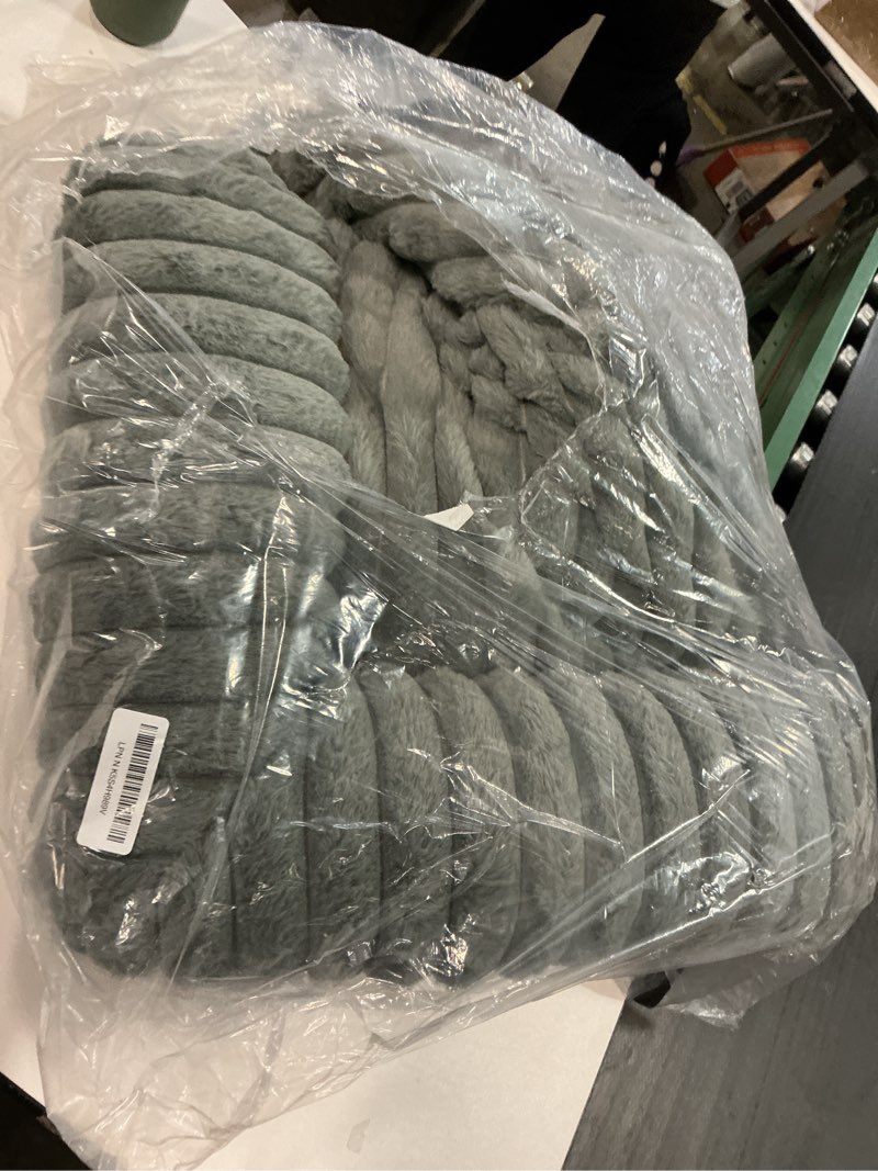 Condition photo showing Good Condition for Wn's Day Luxurious Dog Couch Bed, Washable Calming Dog Couch Cover, Removable Couch Protector for Dogs, Waterproof Sofa Bed, Pet Bed Mats for Couch, Pet Couch Covers for Sofa(Grey, XL) X-Large(45*37*6 In) Grey