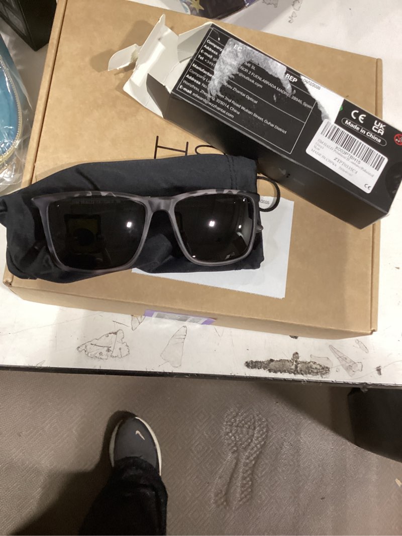 Condition photo showing Good Condition for jim halo polarized driving sunglasses retro square uv protection classic sun glasses men grey tortoise frame / polarized grey lens 56 millimeters