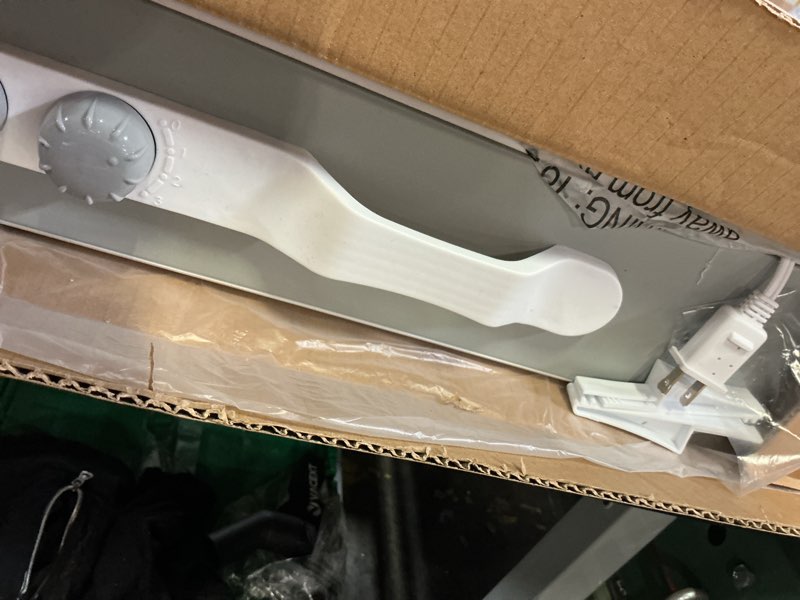 Condition photo showing Good Condition for shinic 20 inch box fan with thermostat, 3-speed metal frame window box fan with carry handle & non-slip feet, auto temperature control cooling fan for bedroom, garage, home office, basement