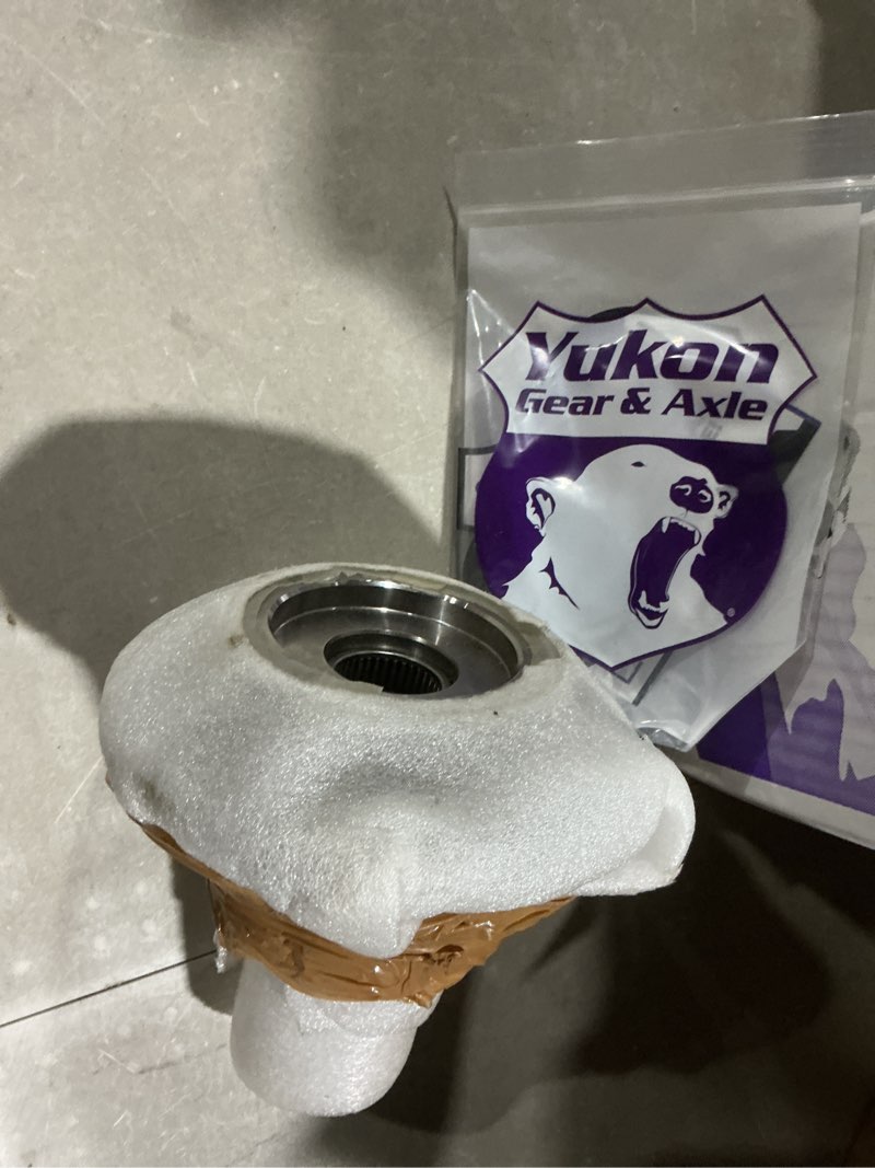 Condition photo showing Good Condition for yukon gear & axle (yp sp700004) front replacement spindle for ford f150 dana 44 differential