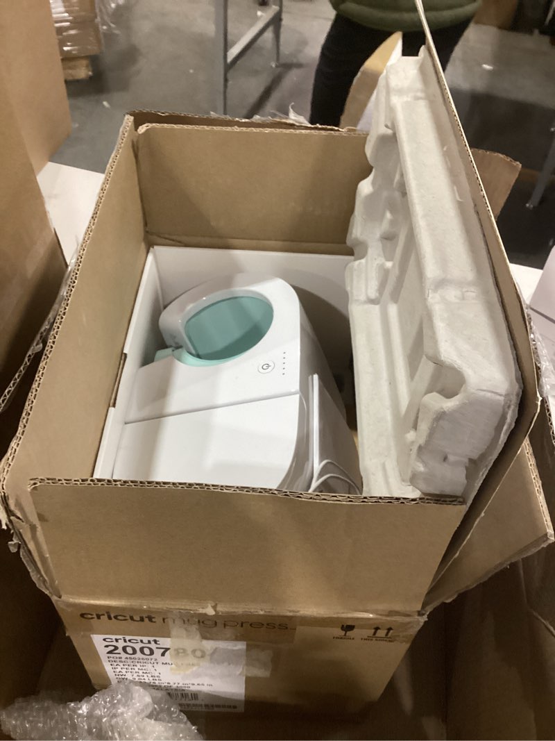 Condition photo showing Good Condition for Cricut Mug Press