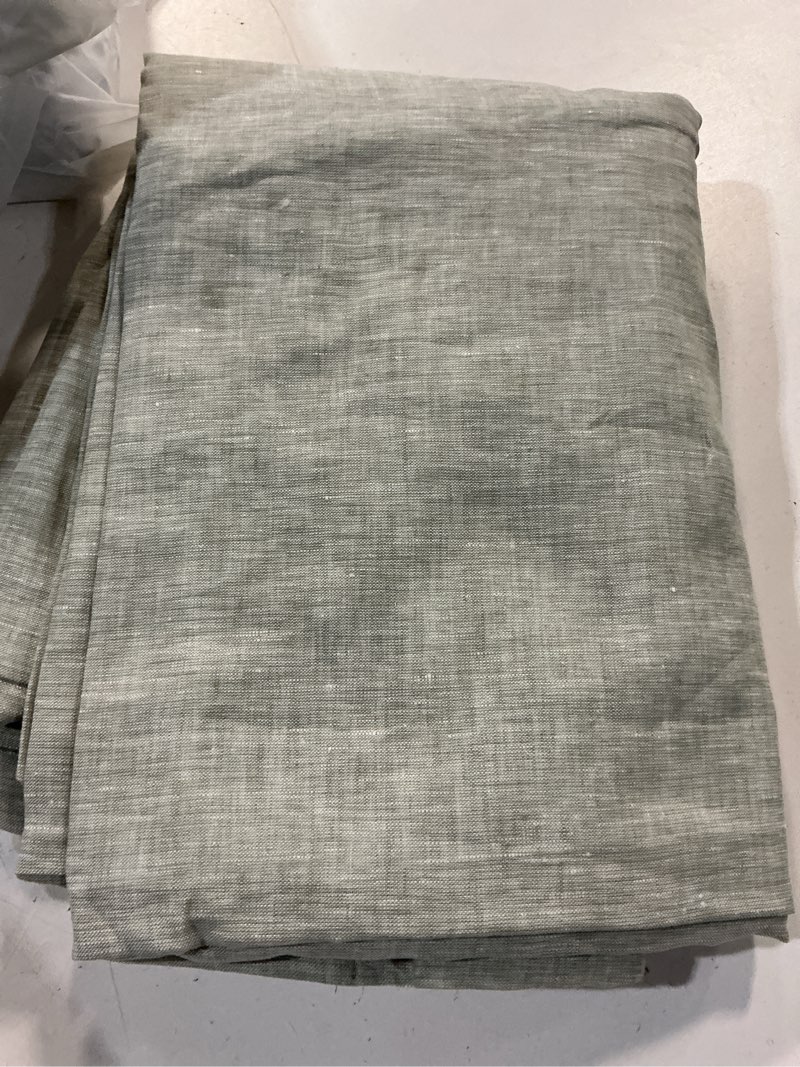 Condition photo showing Good Condition for european linen fitted sheet set
