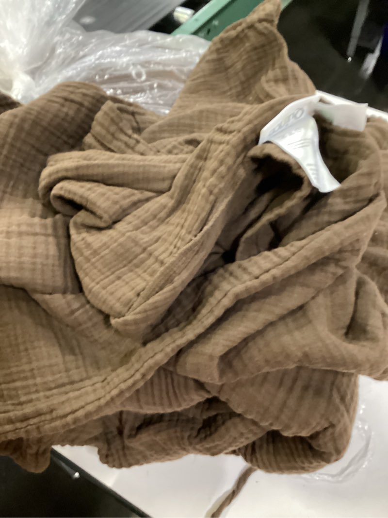 Condition photo showing Good Condition for organic cotton gauze duvet cover set set: with sham set size: king/cal king