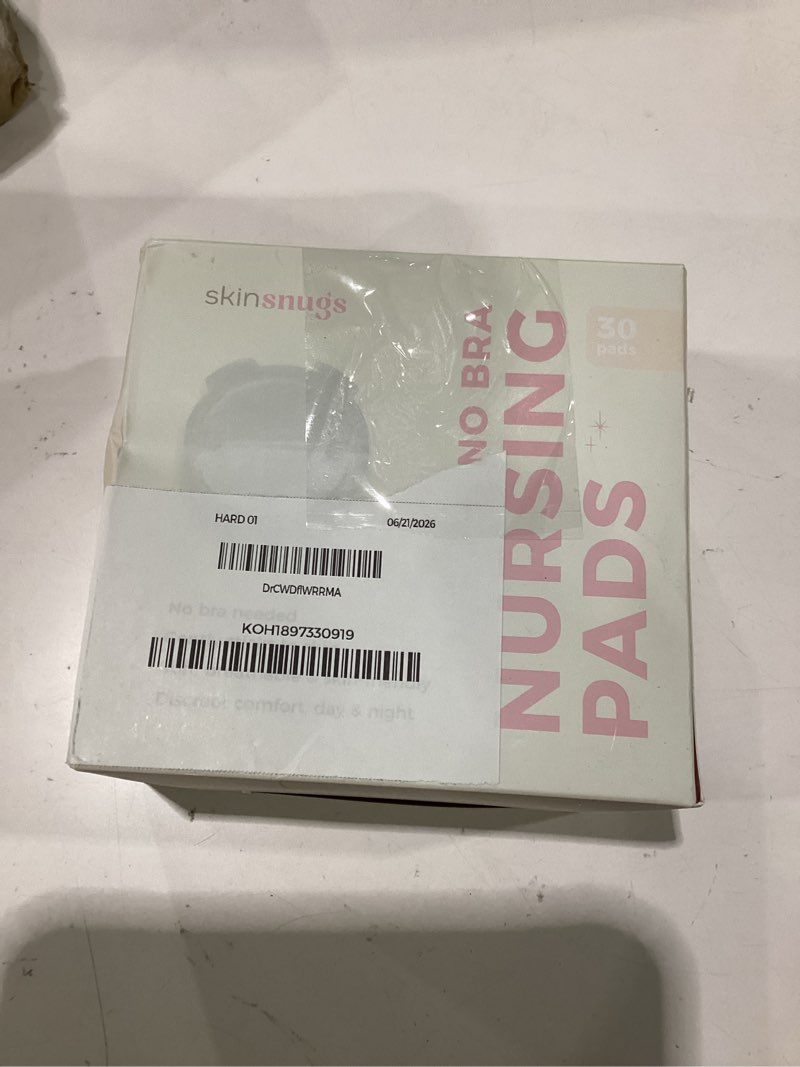 Condition photo showing Good Condition for nursing pads 