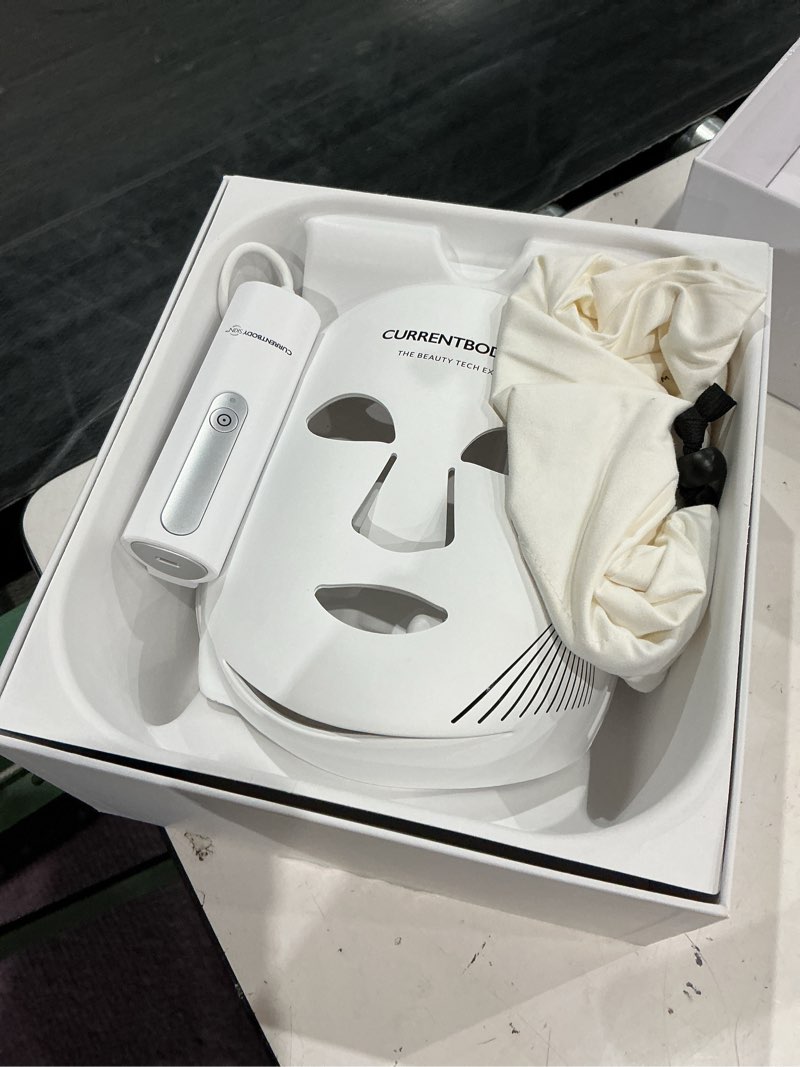 Condition photo showing Good Condition for currentbody skin led light therapy mask: series 2