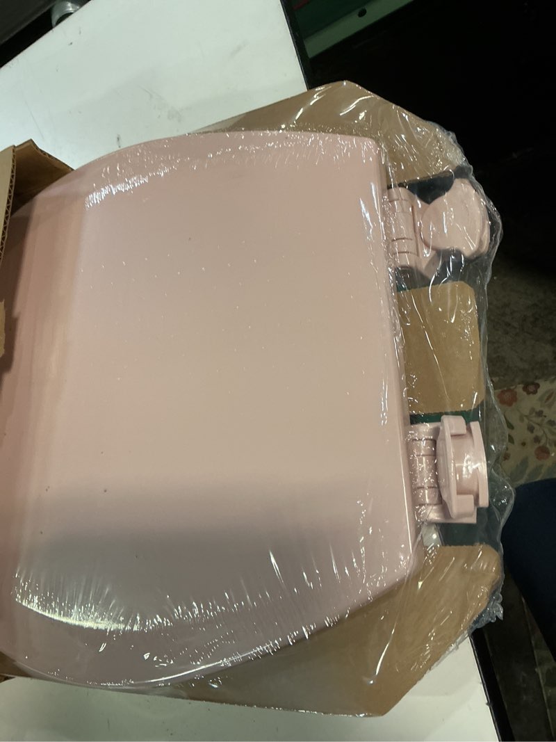 Condition photo showing New/Like New for bemis 500ec 063 toilet seat with easy clean & change hinges, 1 pack round, venetian pink seat round